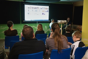  Karak s tvůrci hry